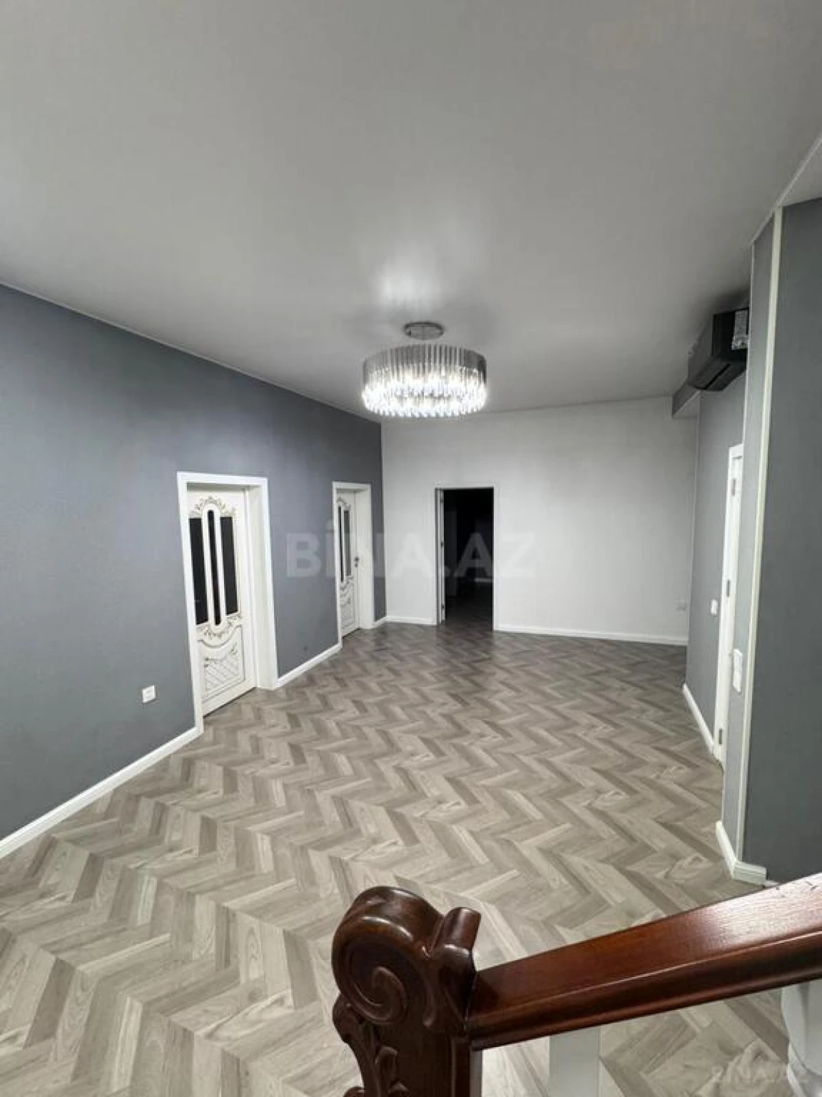 Satılır 9 otaqlı həyət evi 325 m²