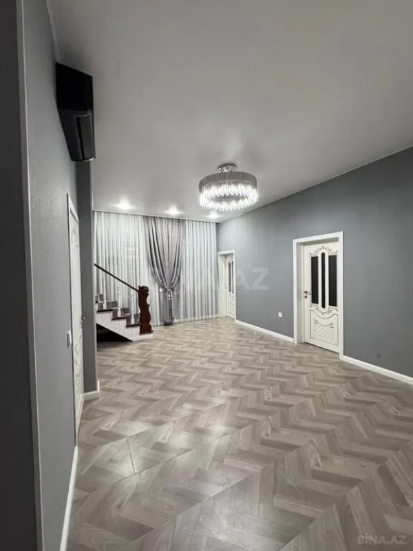 Satılır 9 otaqlı həyət evi 325 m²