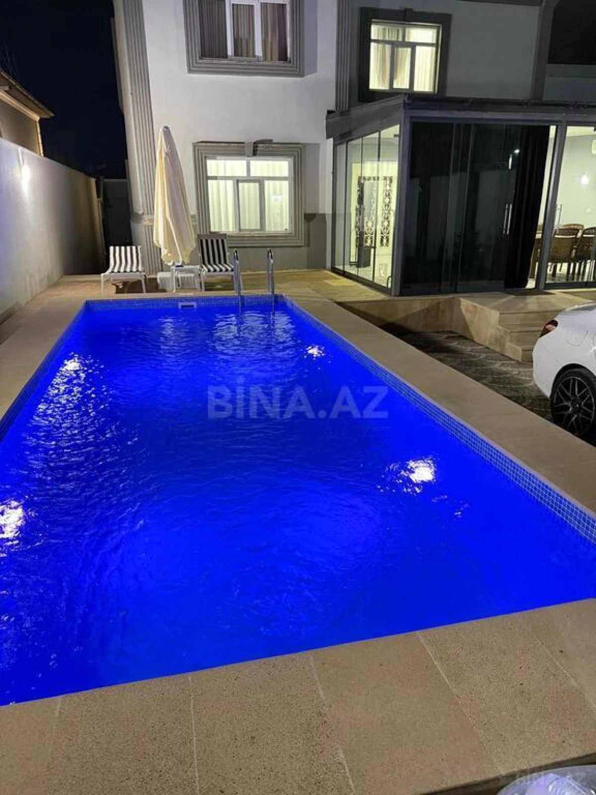 Satılır 9 otaqlı həyət evi 325 m²