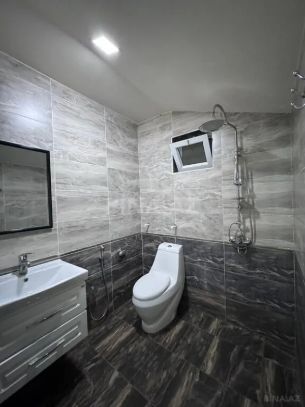 Satılır 9 otaqlı həyət evi 325 m²