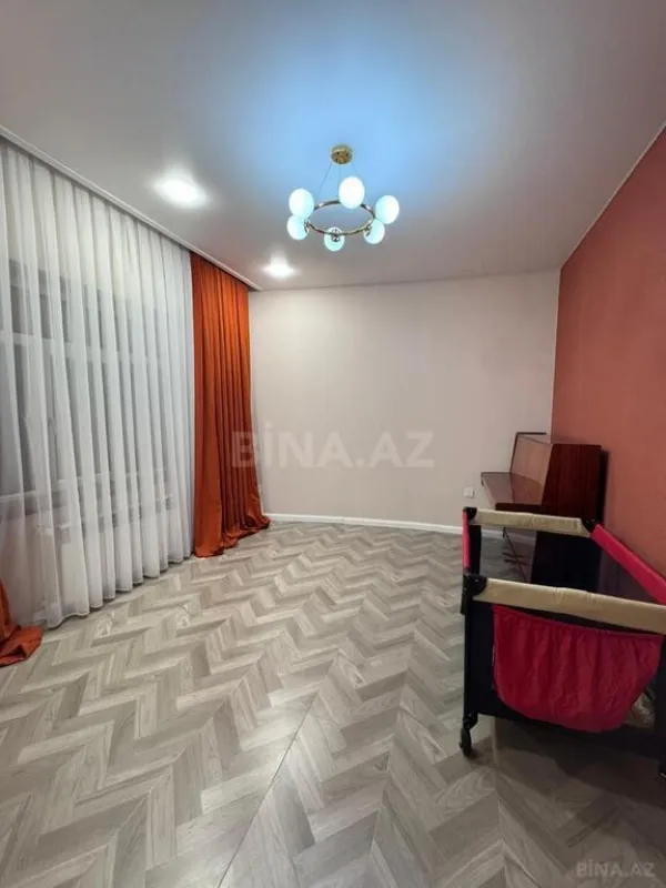 Satılır 9 otaqlı həyət evi 325 m²