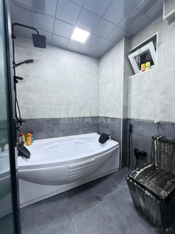 Satılır 9 otaqlı həyət evi 325 m²