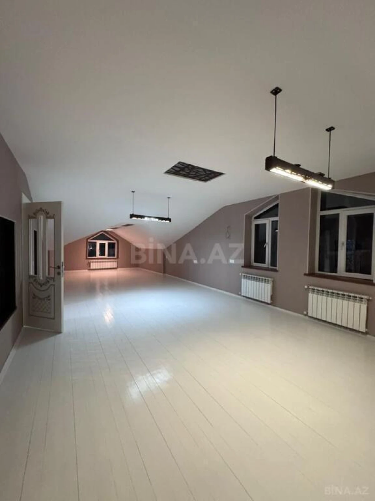 Satılır 9 otaqlı həyət evi 325 m²