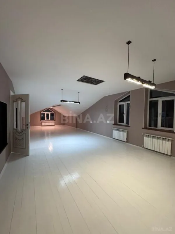 Satılır 9 otaqlı həyət evi 325 m²