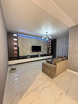 Satılır 9 otaqlı həyət evi 325 m²