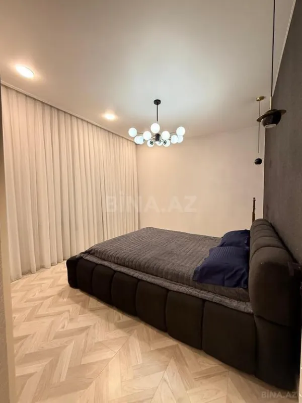 Satılır 9 otaqlı həyət evi 325 m²