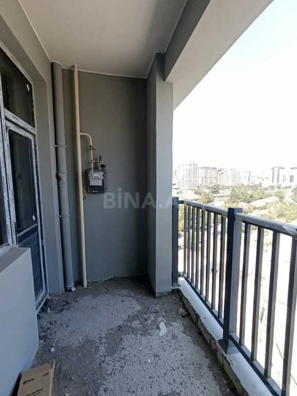 Satılır 4 otaqlı mənzil 182 m²