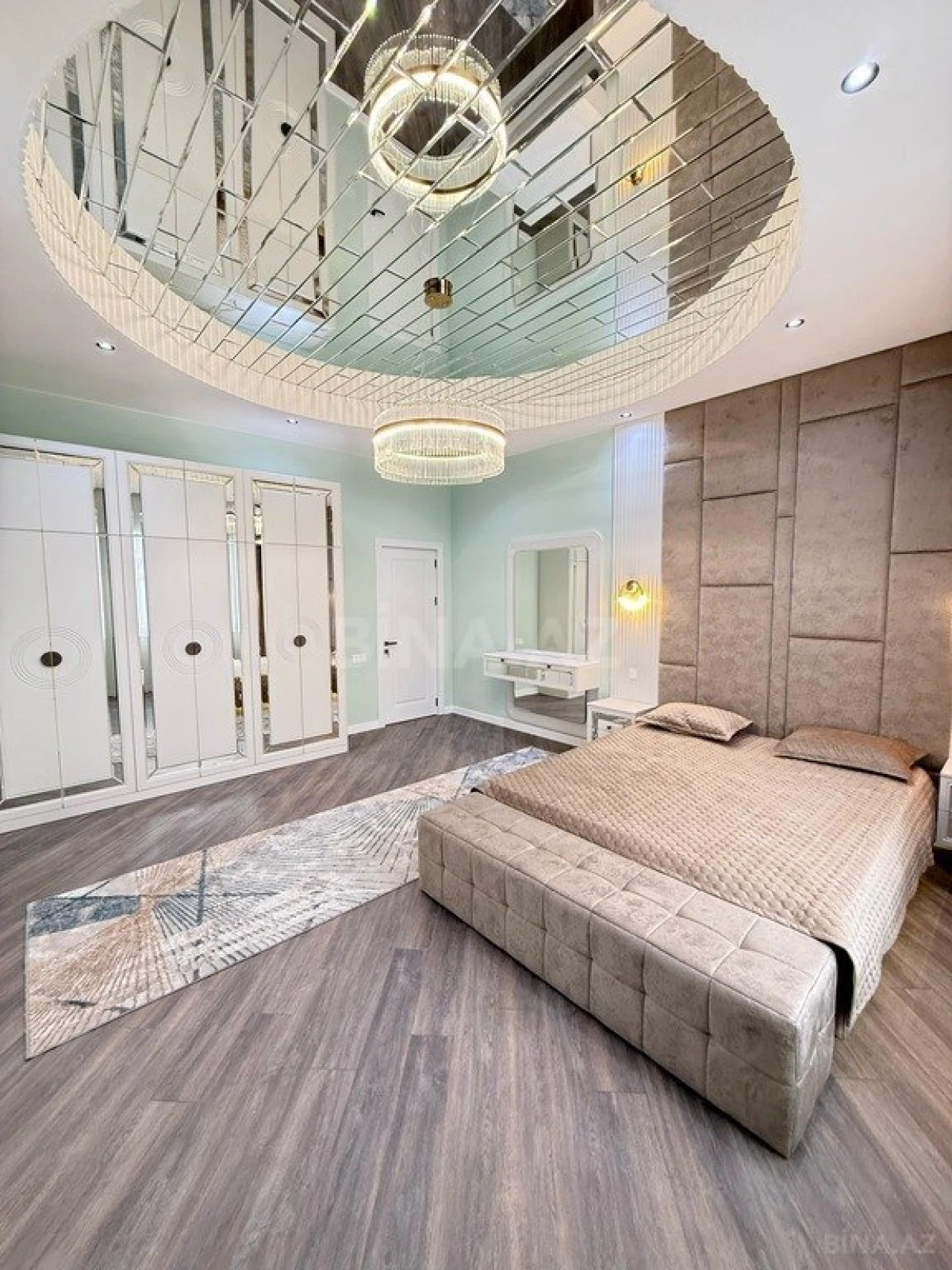 Satılır 5 otaqlı həyət evi 200 m²