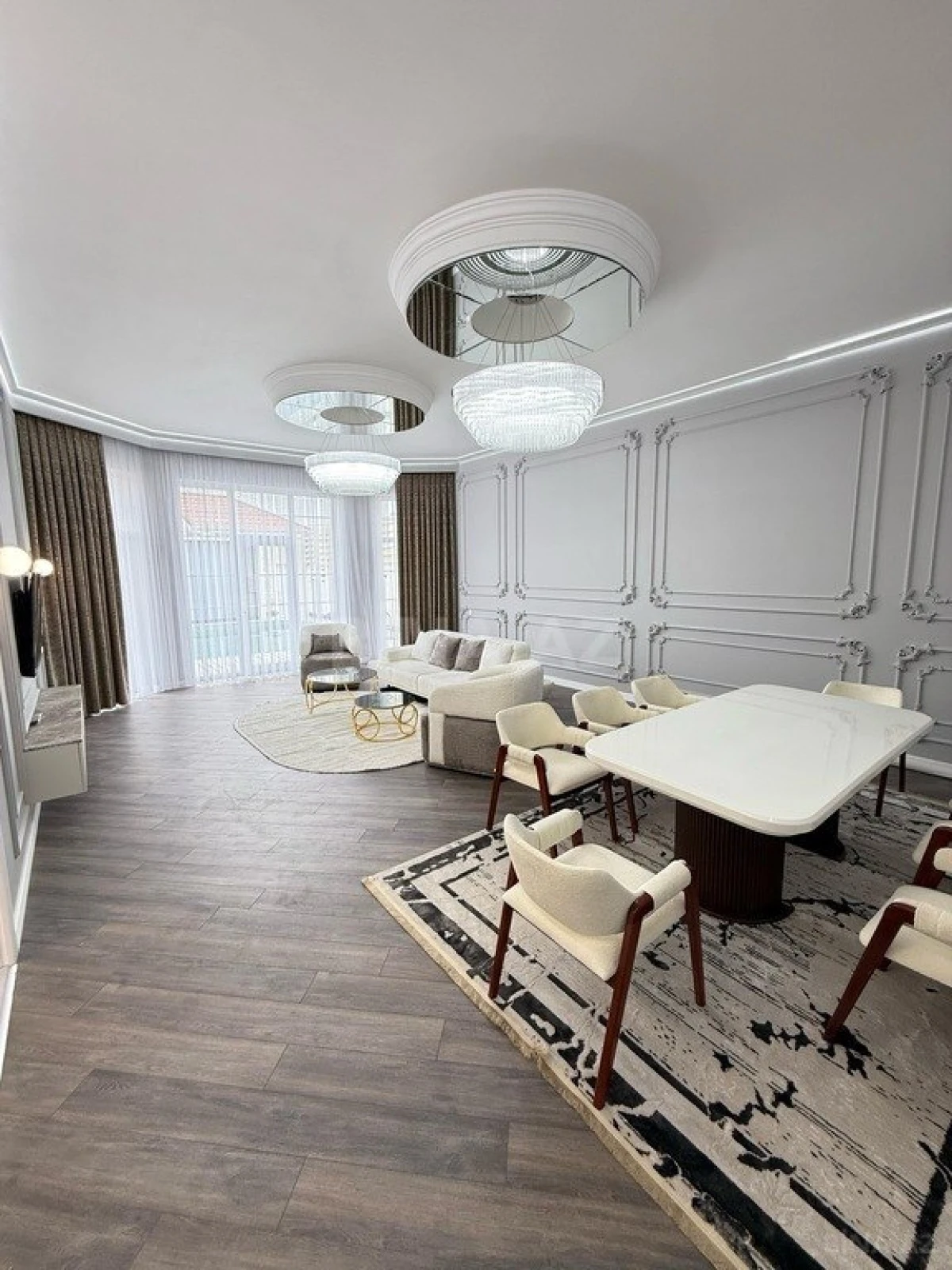 Satılır 5 otaqlı həyət evi 200 m²