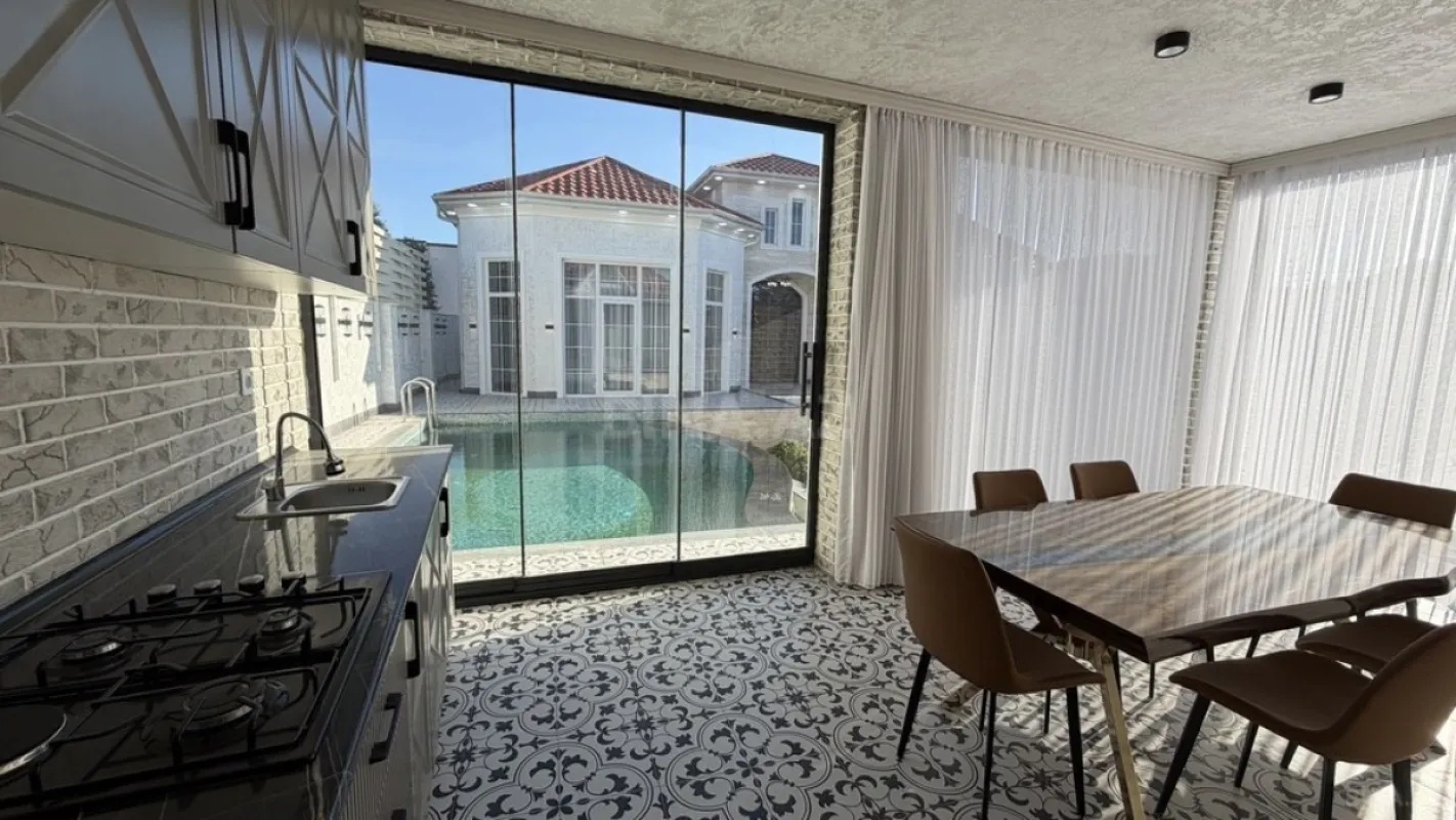 Satılır 5 otaqlı həyət evi 200 m²