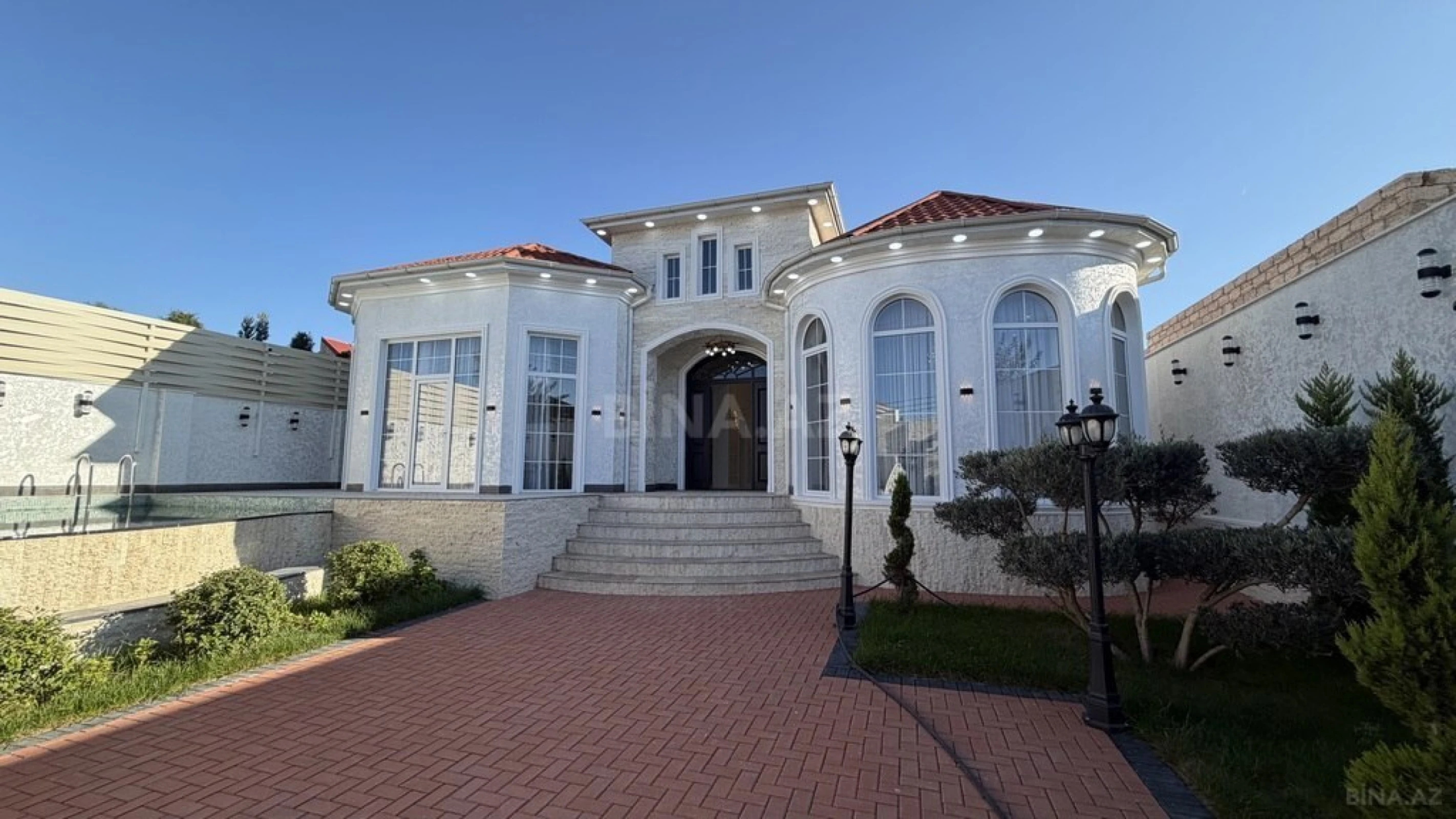 Satılır 5 otaqlı həyət evi 200 m²