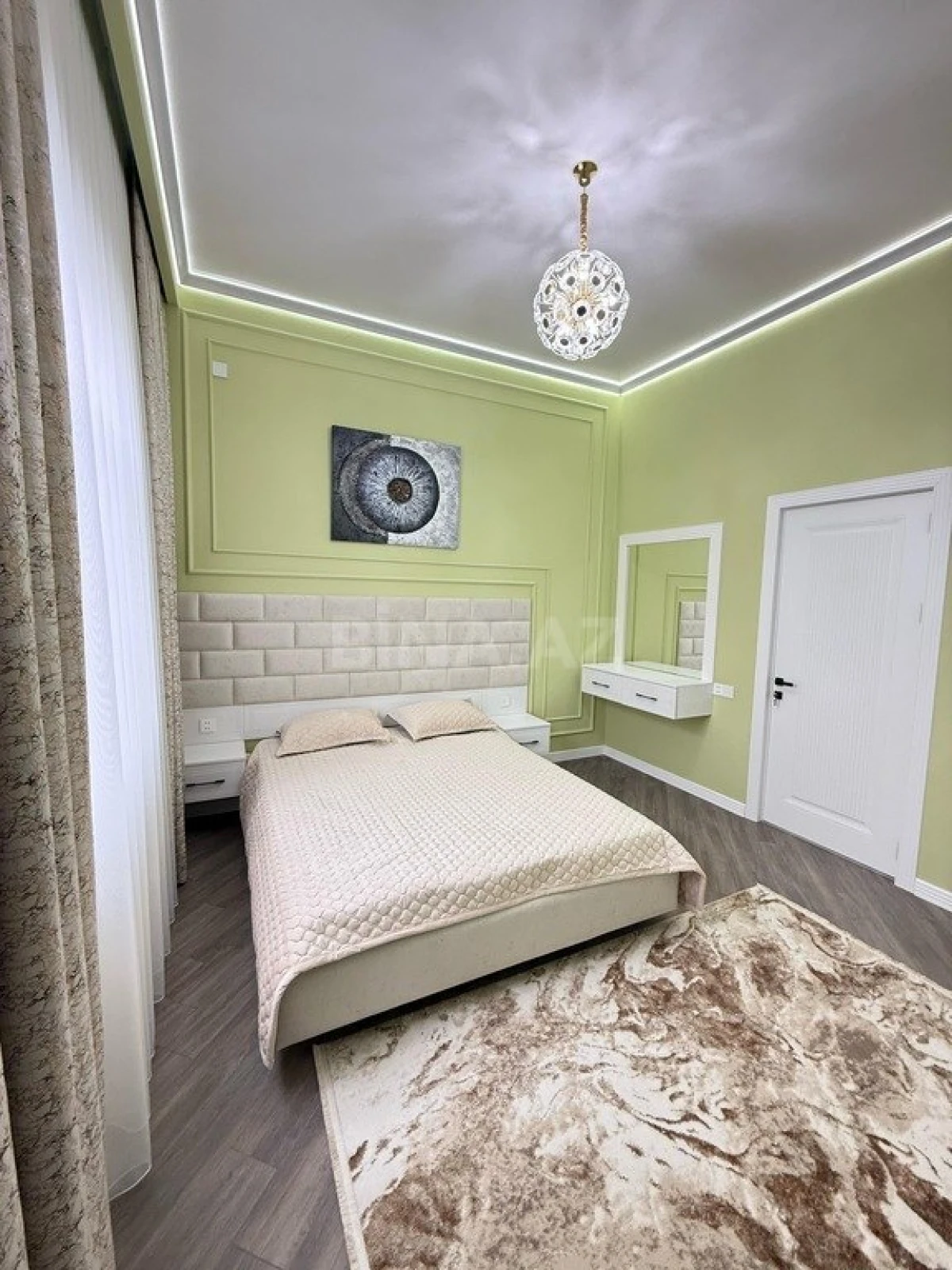 Satılır 5 otaqlı həyət evi 200 m²