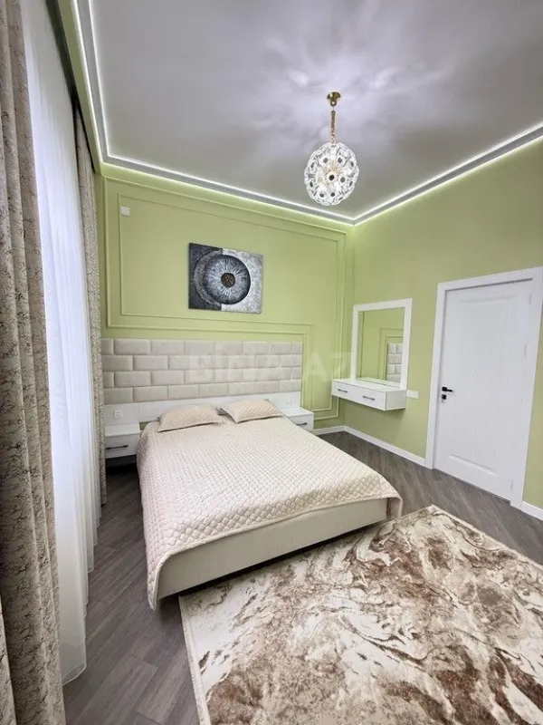 Satılır 5 otaqlı həyət evi 200 m²