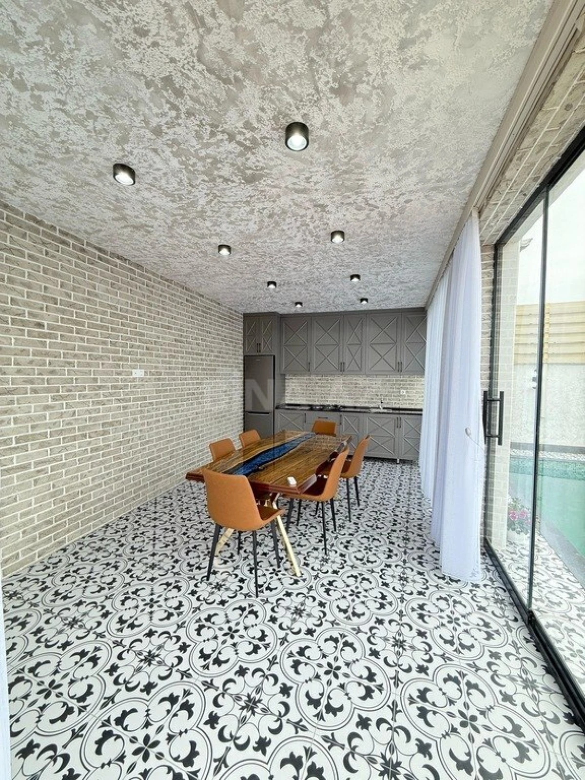 Satılır 5 otaqlı həyət evi 200 m²