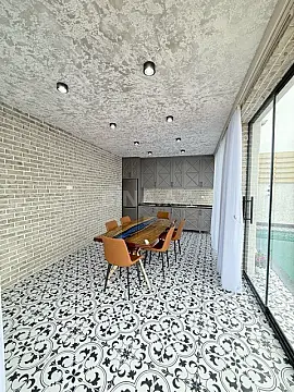 Satılır 5 otaqlı həyət evi 200 m²