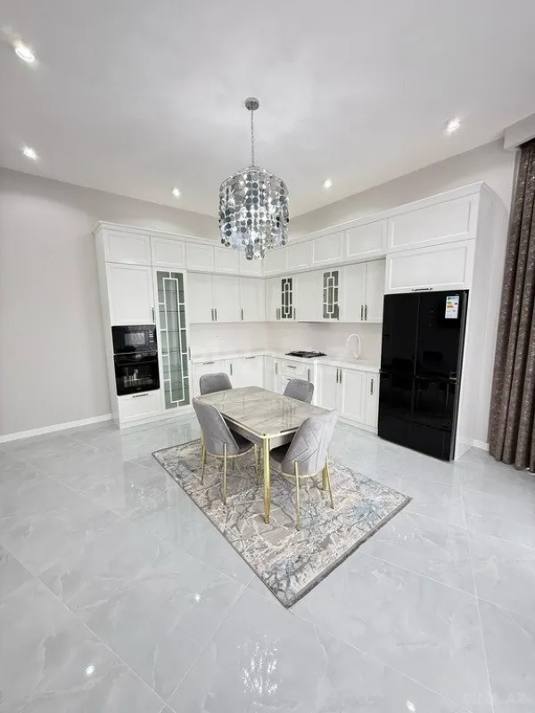 Satılır 5 otaqlı həyət evi 200 m²