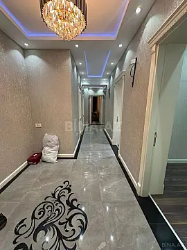 Satılır 4 otaqlı mənzil 147 m²