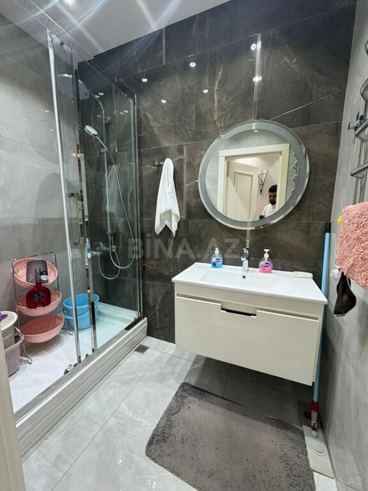 Satılır 4 otaqlı mənzil 147 m²