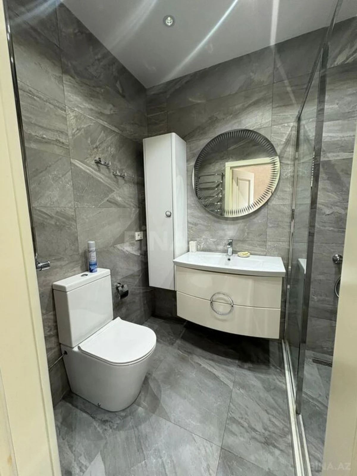 Satılır 4 otaqlı mənzil 147 m²