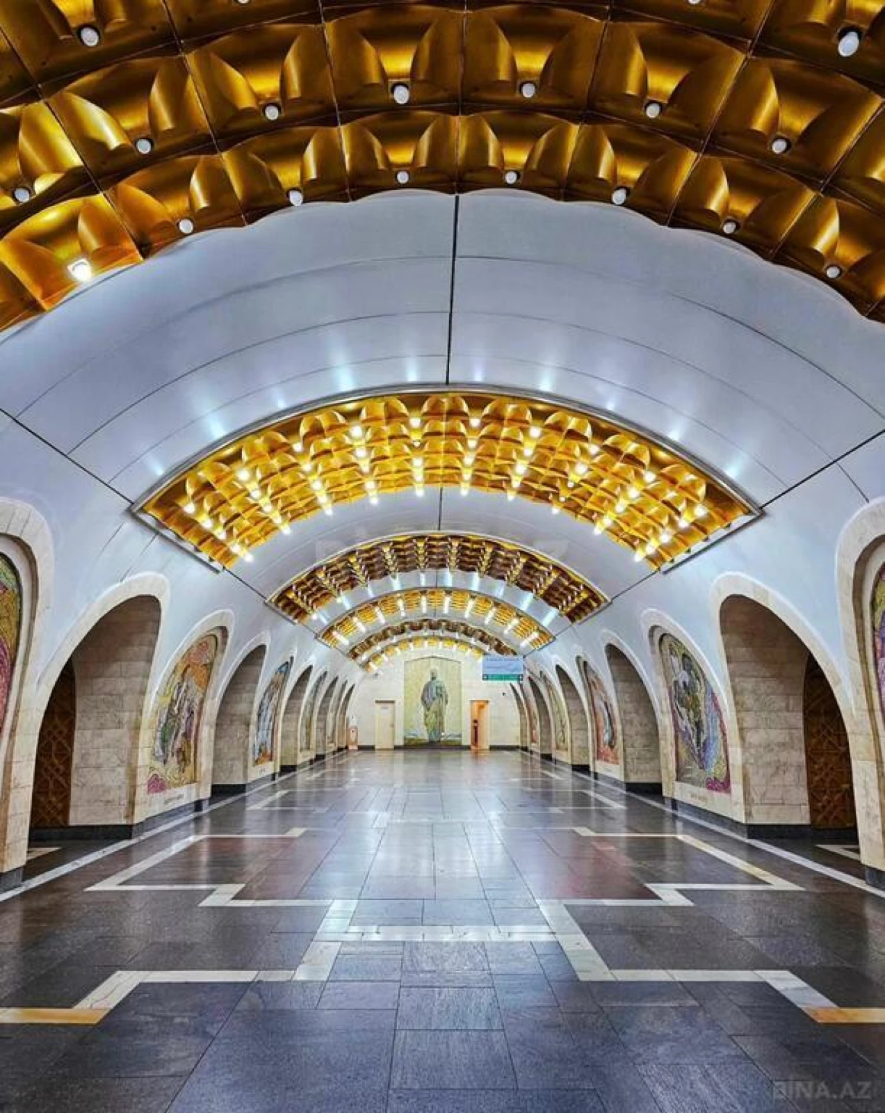 Satılır 3 otaqlı mənzil 137 m²