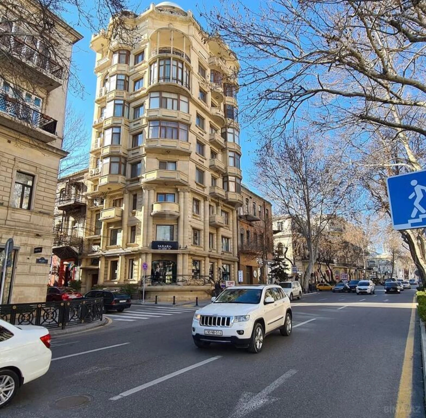 Satılır 3 otaqlı mənzil 137 m²