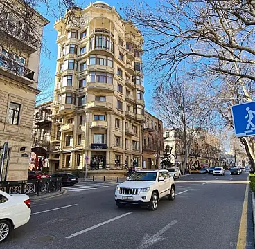 Satılır 3 otaqlı mənzil 137 m² — Bakı, Nizami 3 otaq 137.00 m²