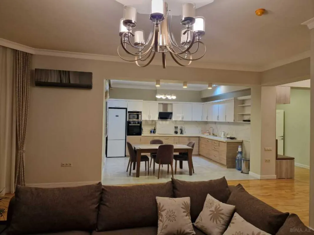 Kirayə verilir 3 otaqlı mənzil 150 m²