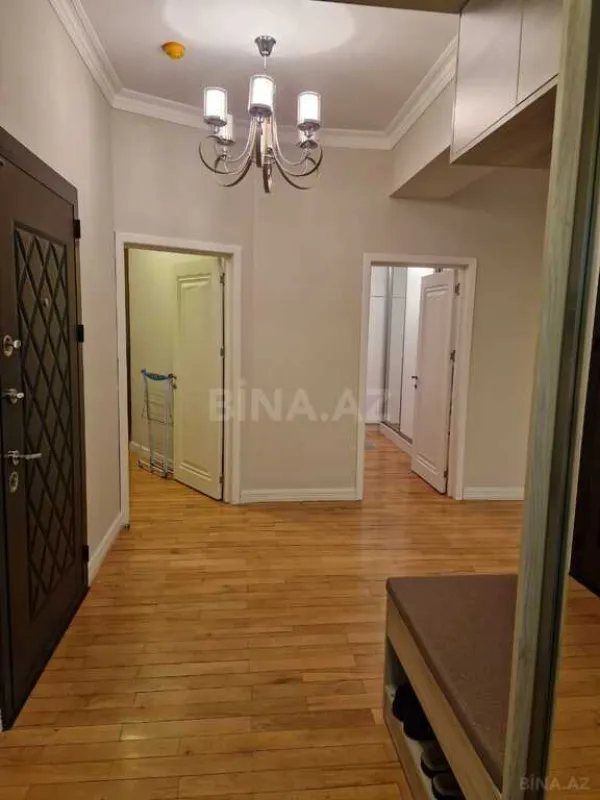 Kirayə verilir 3 otaqlı mənzil 150 m²