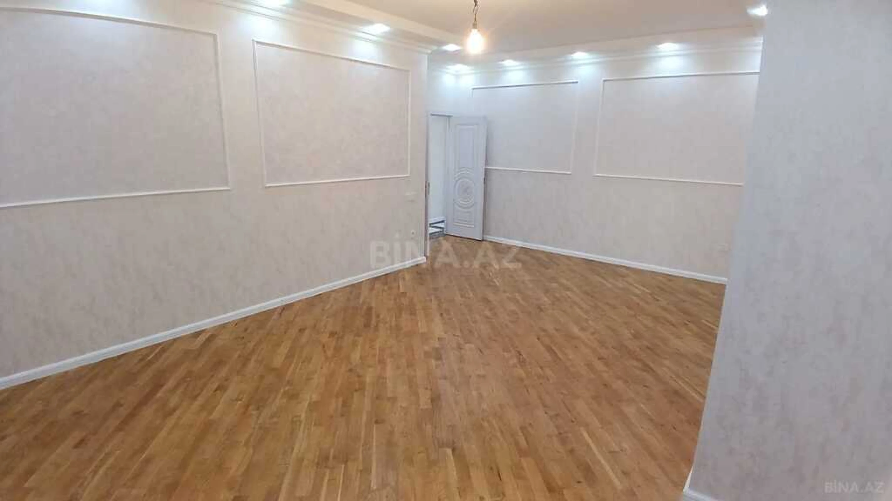 Satılır 4 otaqlı mənzil 178 m²