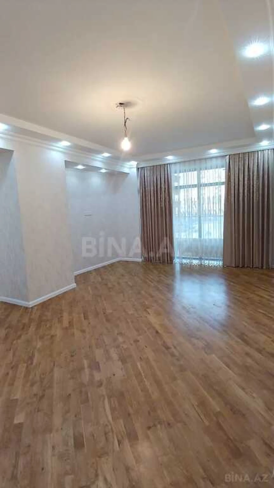 Satılır 4 otaqlı mənzil 178 m²