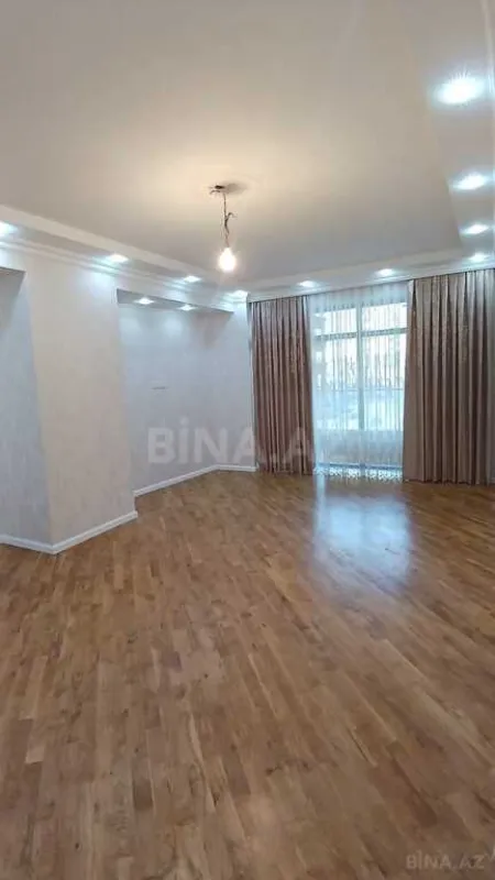 Satılır 4 otaqlı mənzil 178 m²