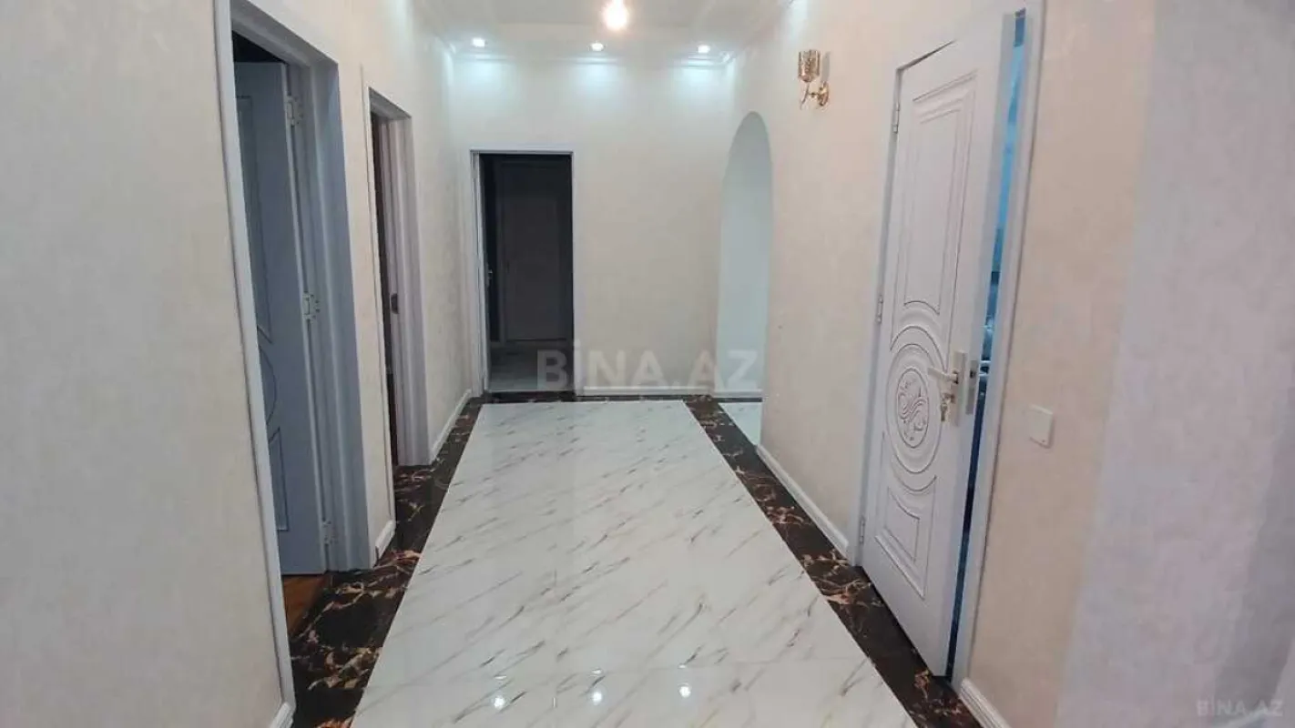 Satılır 4 otaqlı mənzil 178 m²