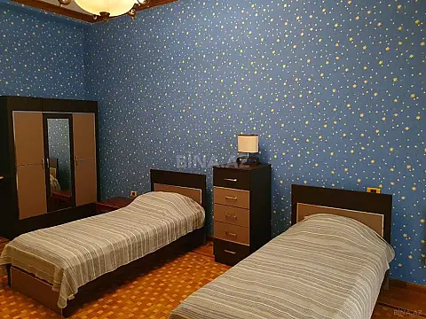 Satılır 4 otaqlı mənzil 200 m²