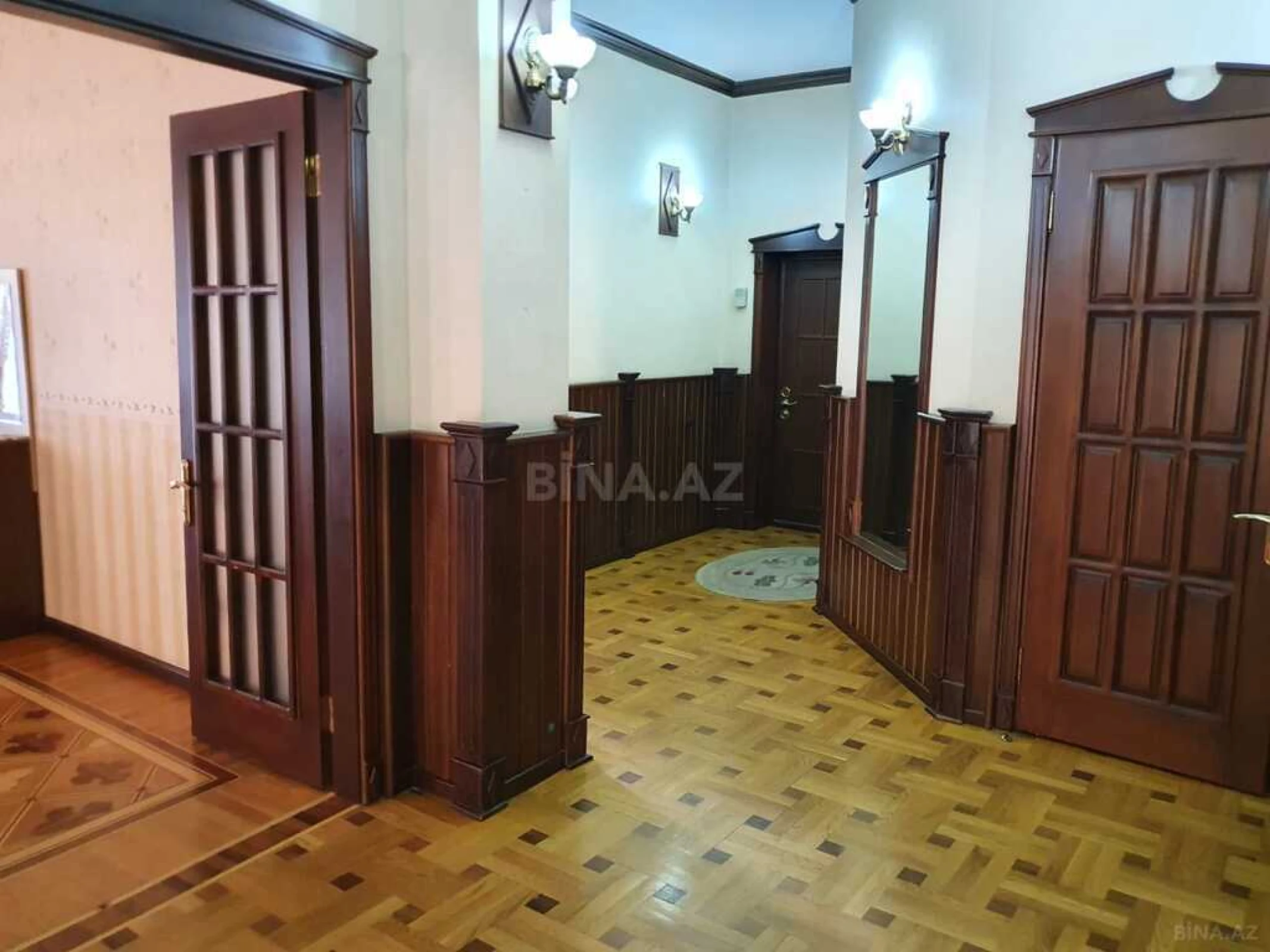 Satılır 4 otaqlı mənzil 200 m²