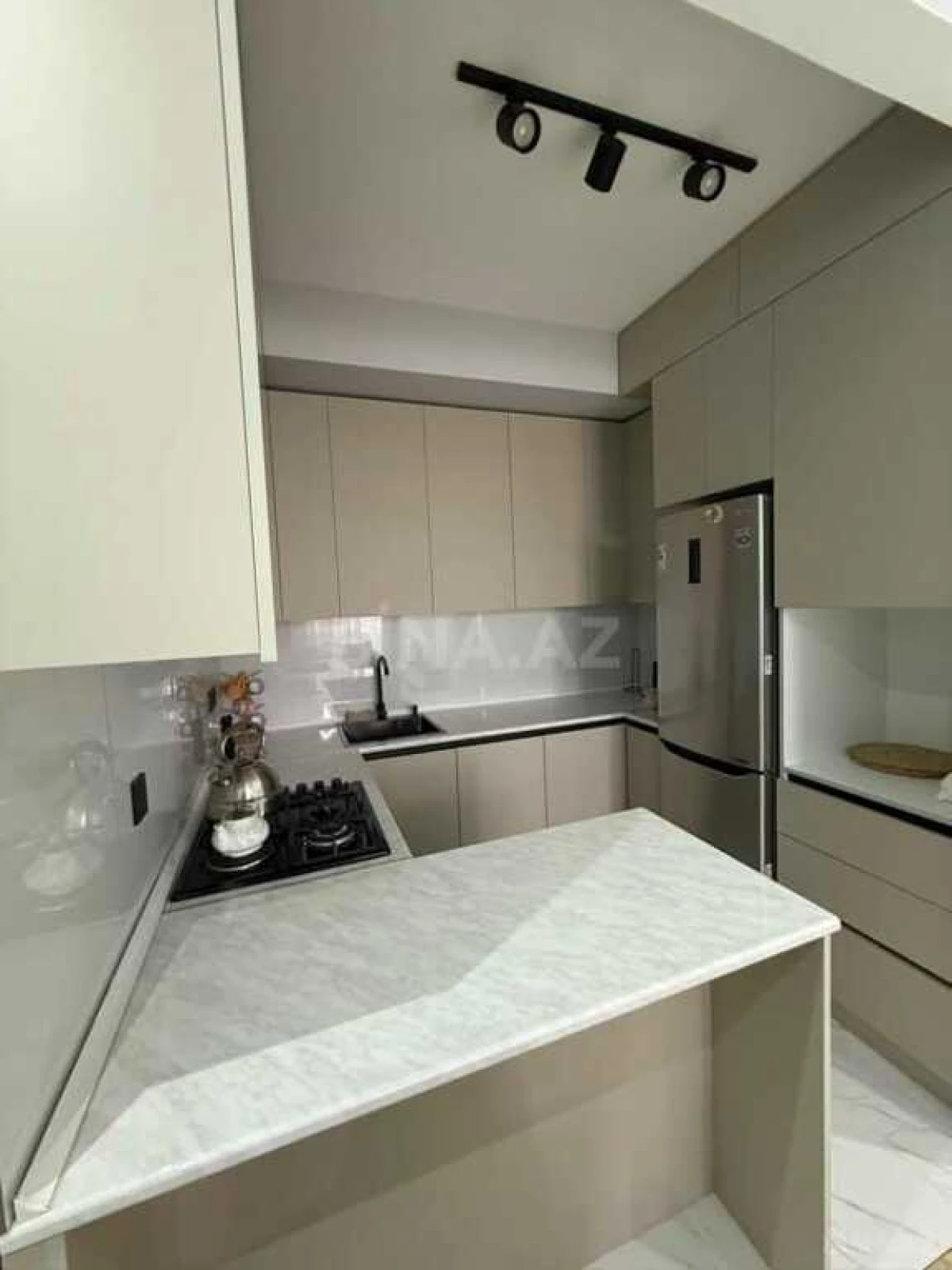 Satılır 3 otaqlı mənzil 75 m²