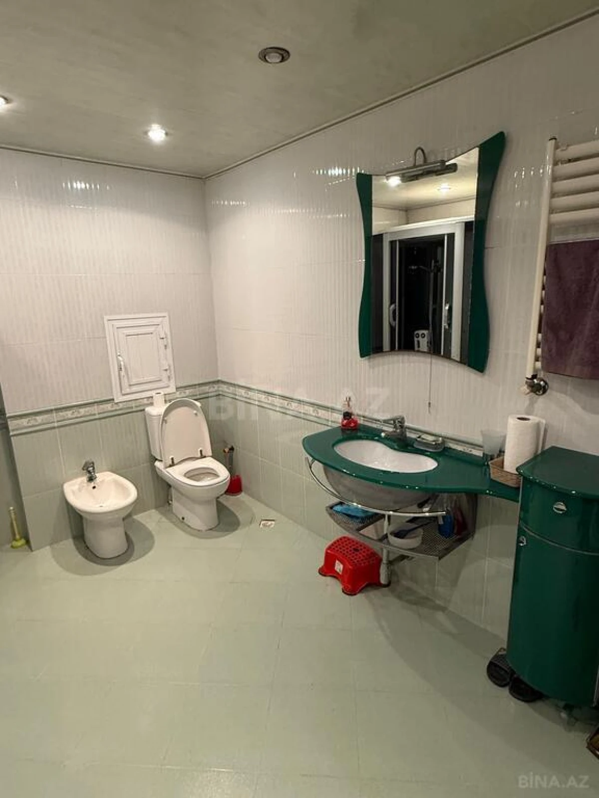 Satılır 4 otaqlı mənzil 300 m²