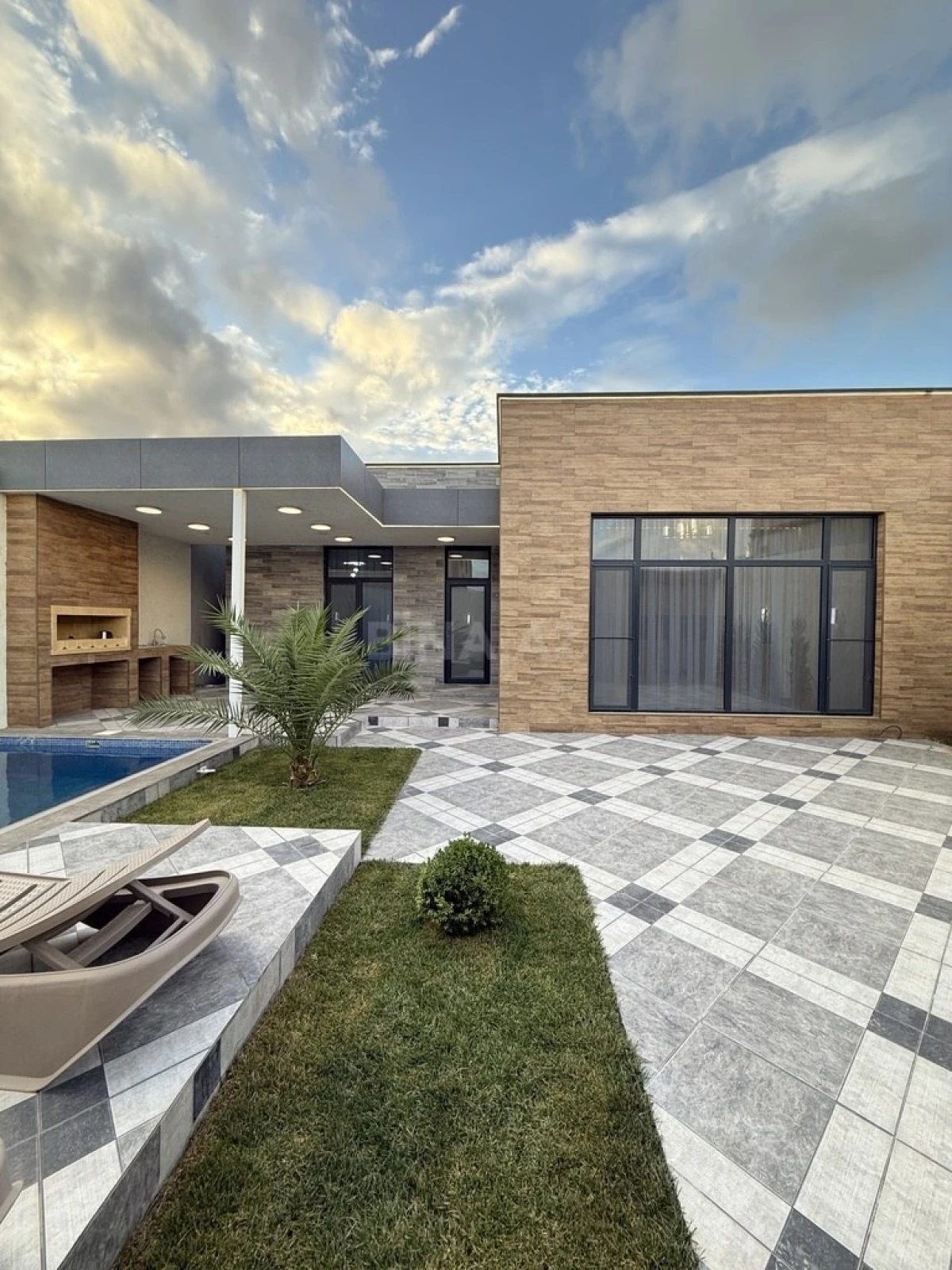 Satılır 4 otaqlı həyət evi 130 m²