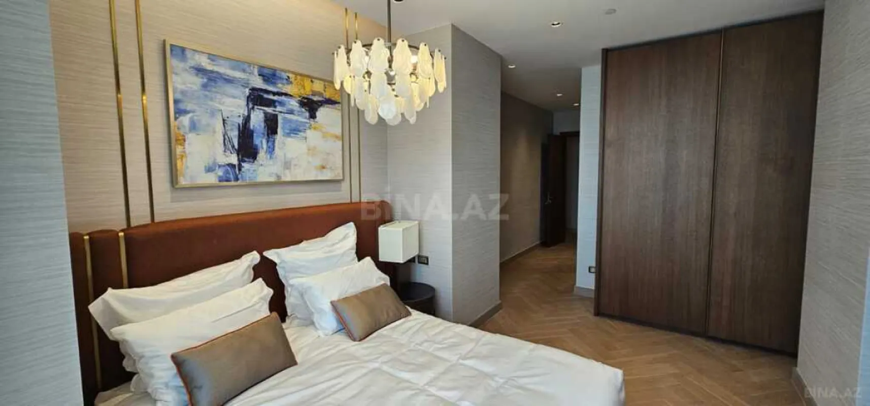 Satılır 3 otaqlı mənzil 155 m²