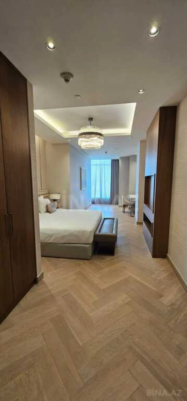 Satılır 3 otaqlı mənzil 155 m²