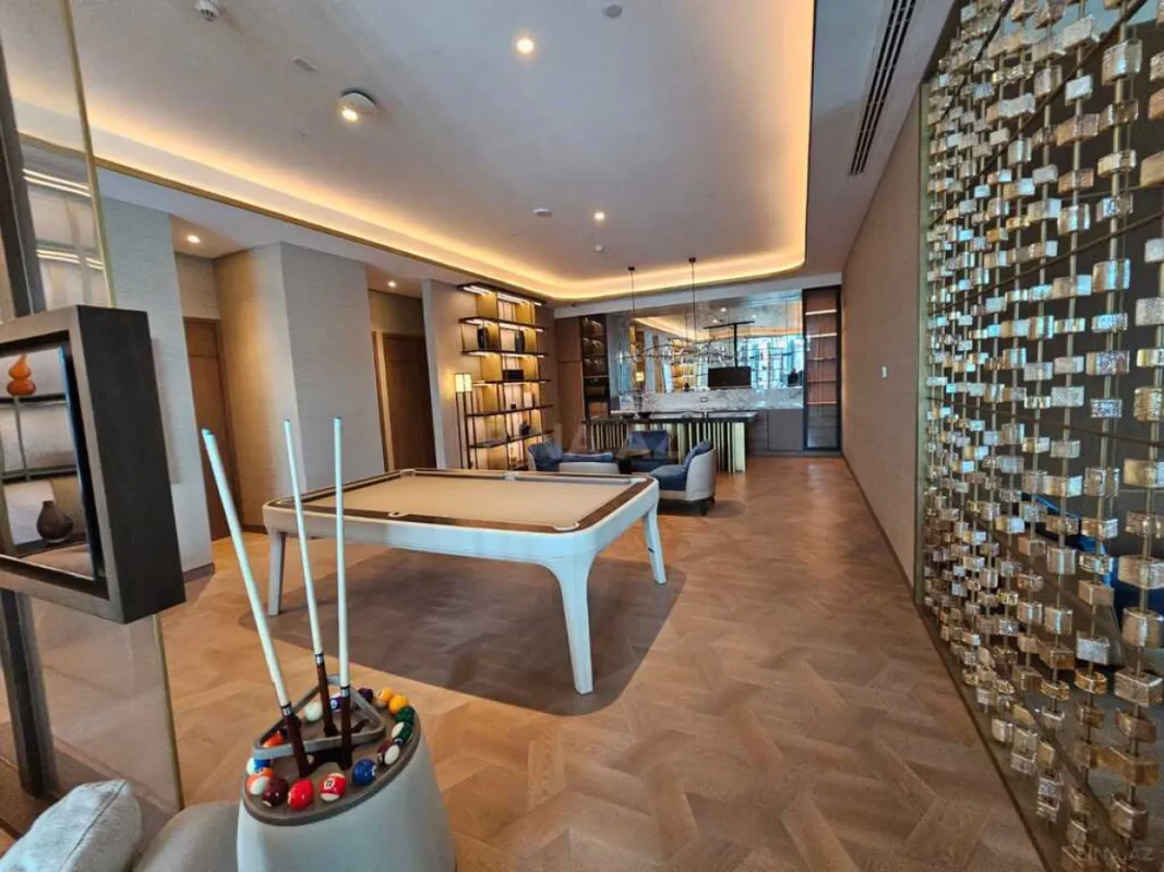 Satılır 3 otaqlı mənzil 155 m²