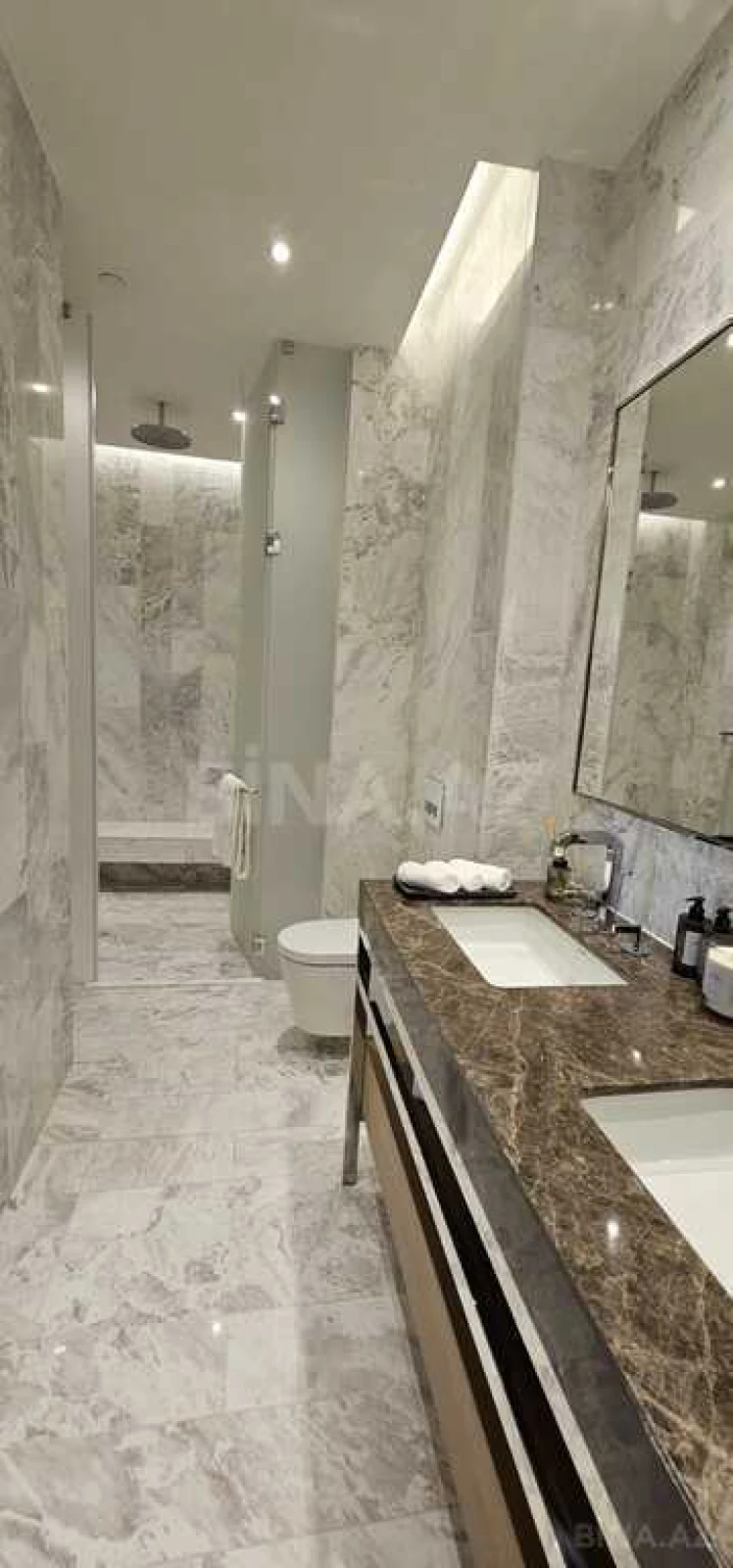 Satılır 3 otaqlı mənzil 155 m²