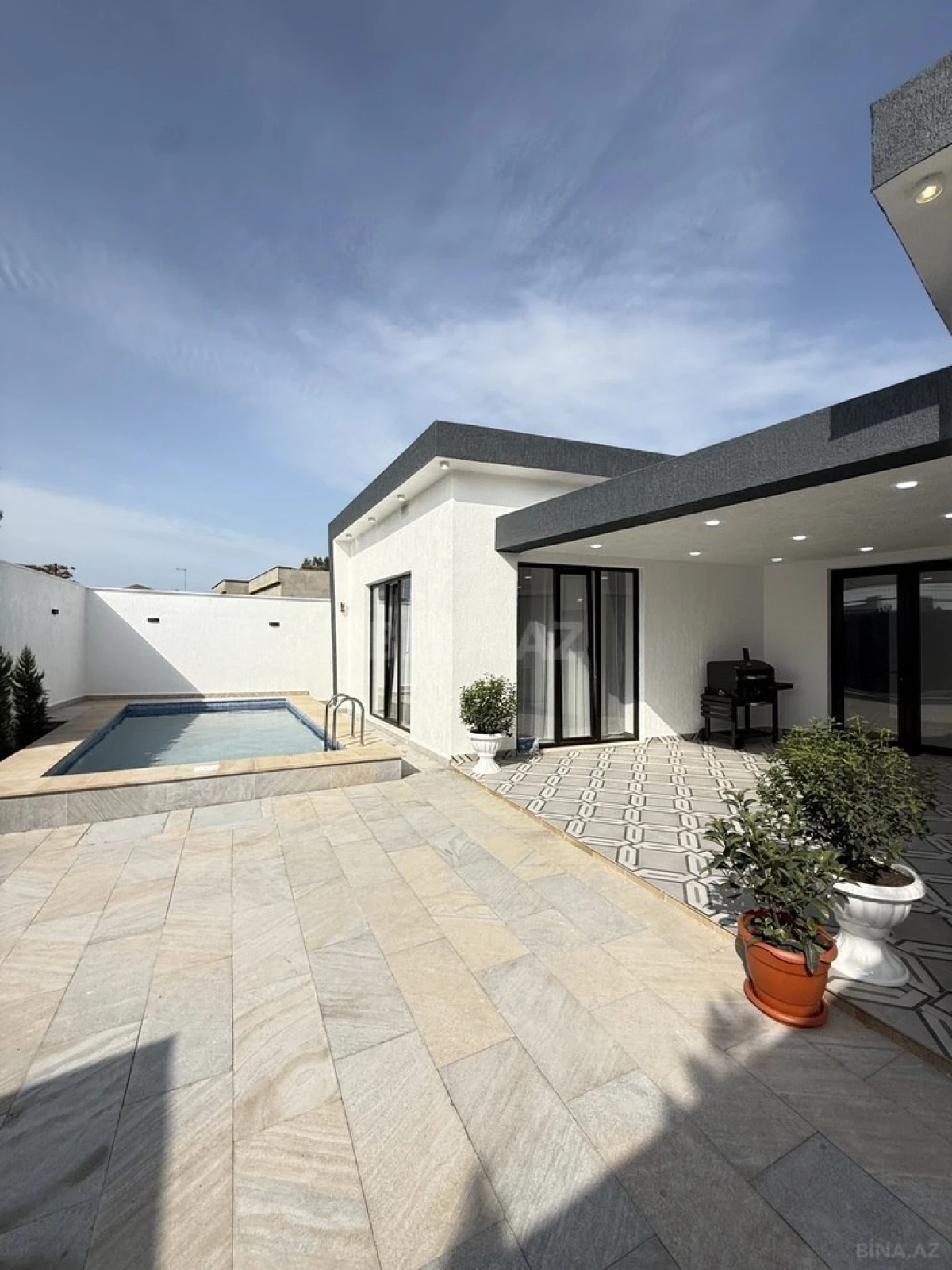 Satılır 4 otaqlı həyət evi 140 m²