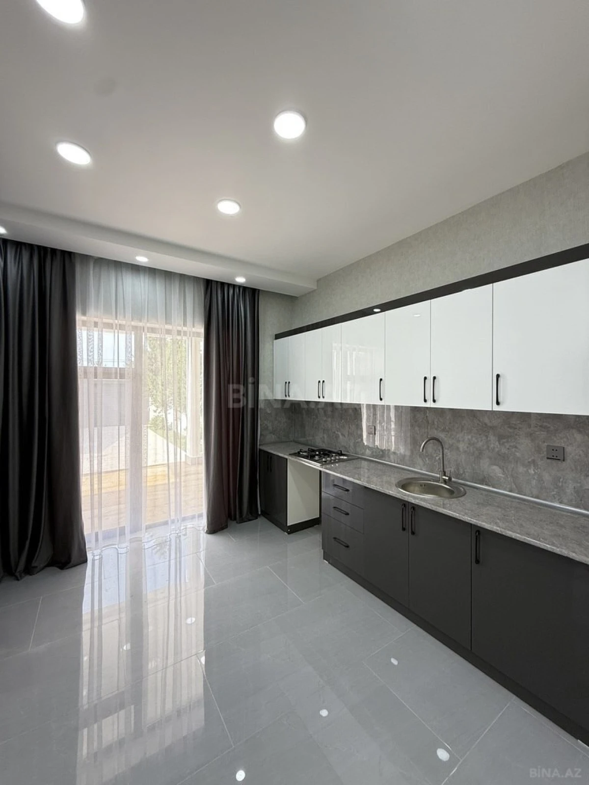 Satılır 4 otaqlı həyət evi 155 m²