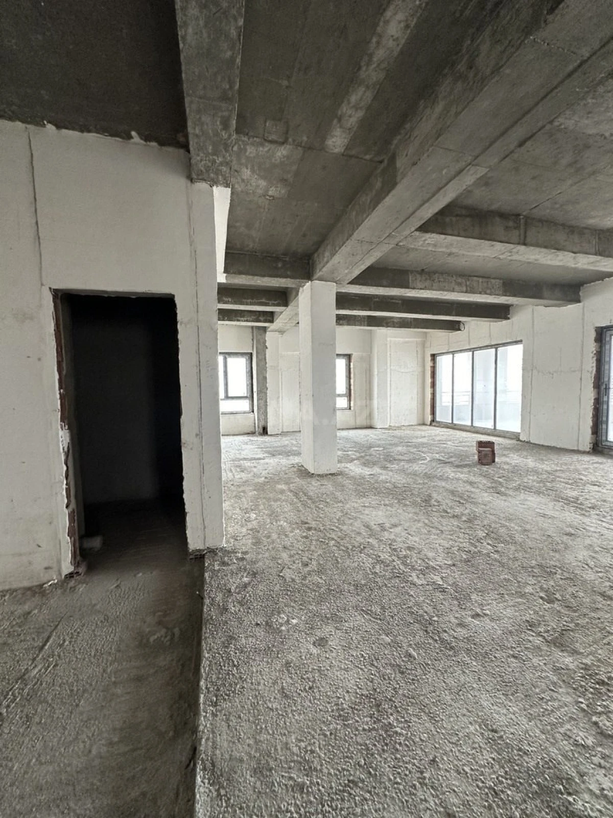 Satılır obyekt 508 m²