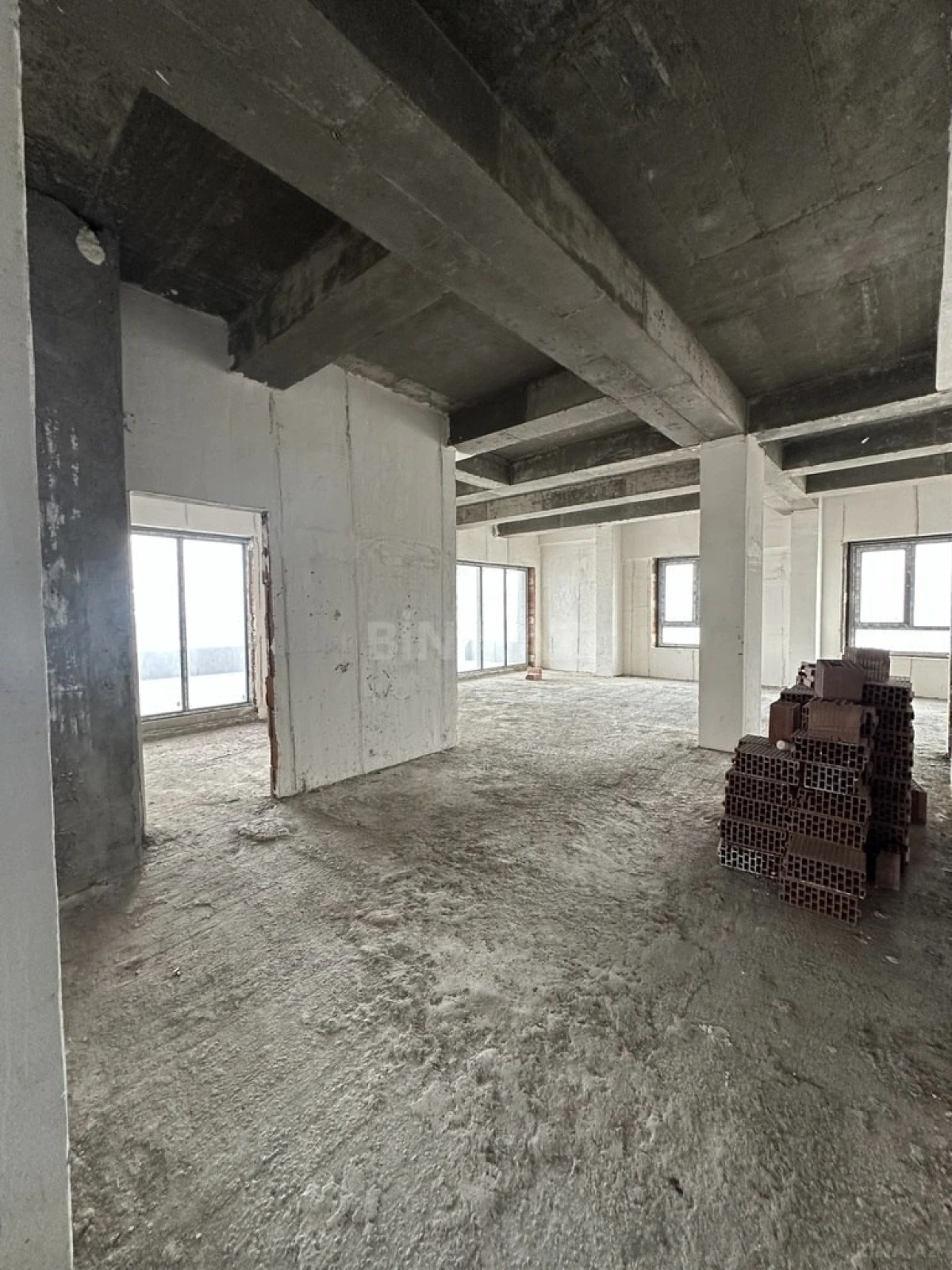 Satılır obyekt 508 m²