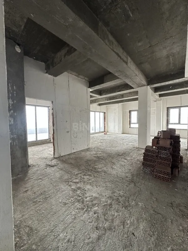 Satılır obyekt 508 m²