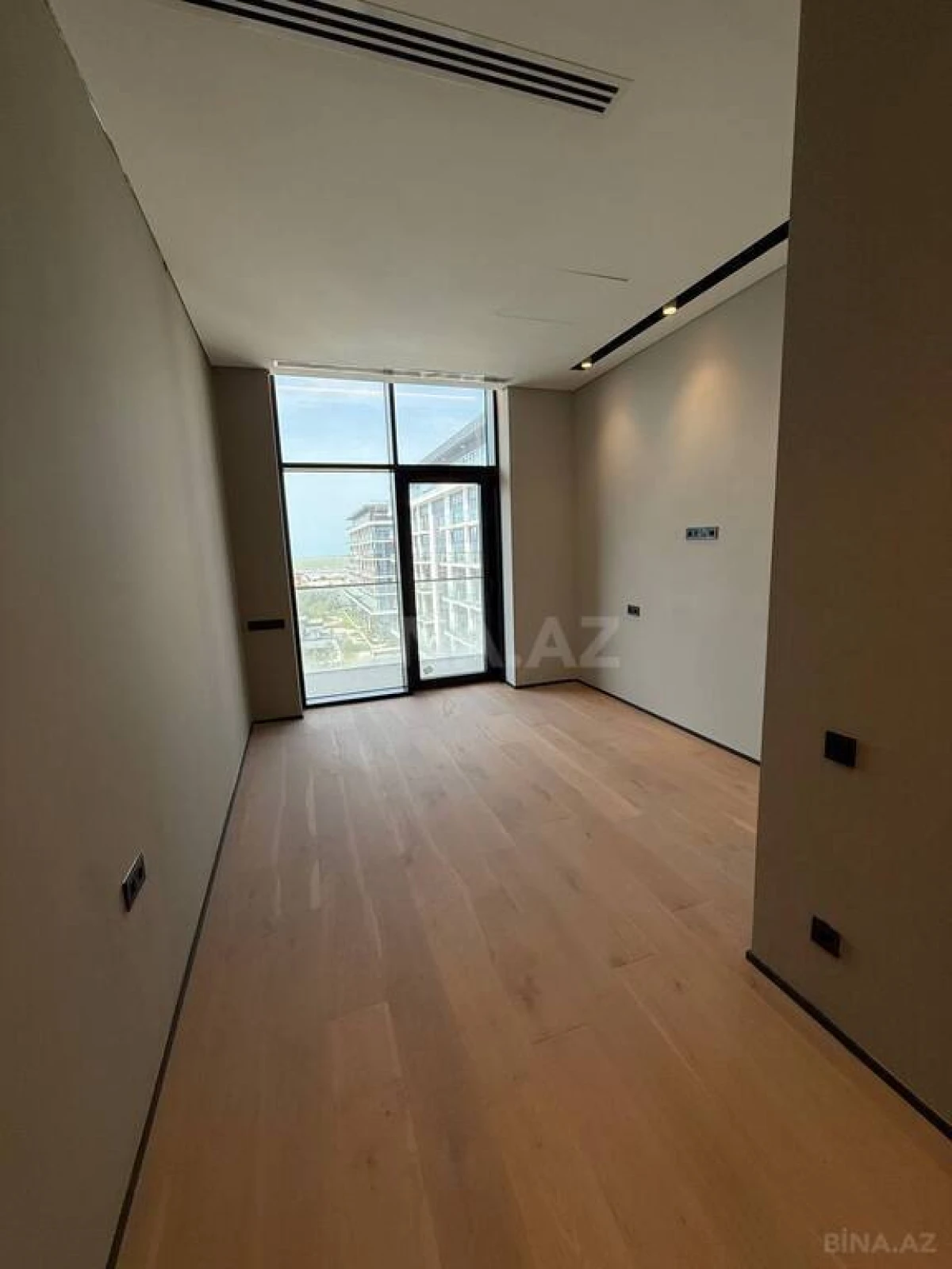 Satılır 2 otaqlı mənzil 73 m²