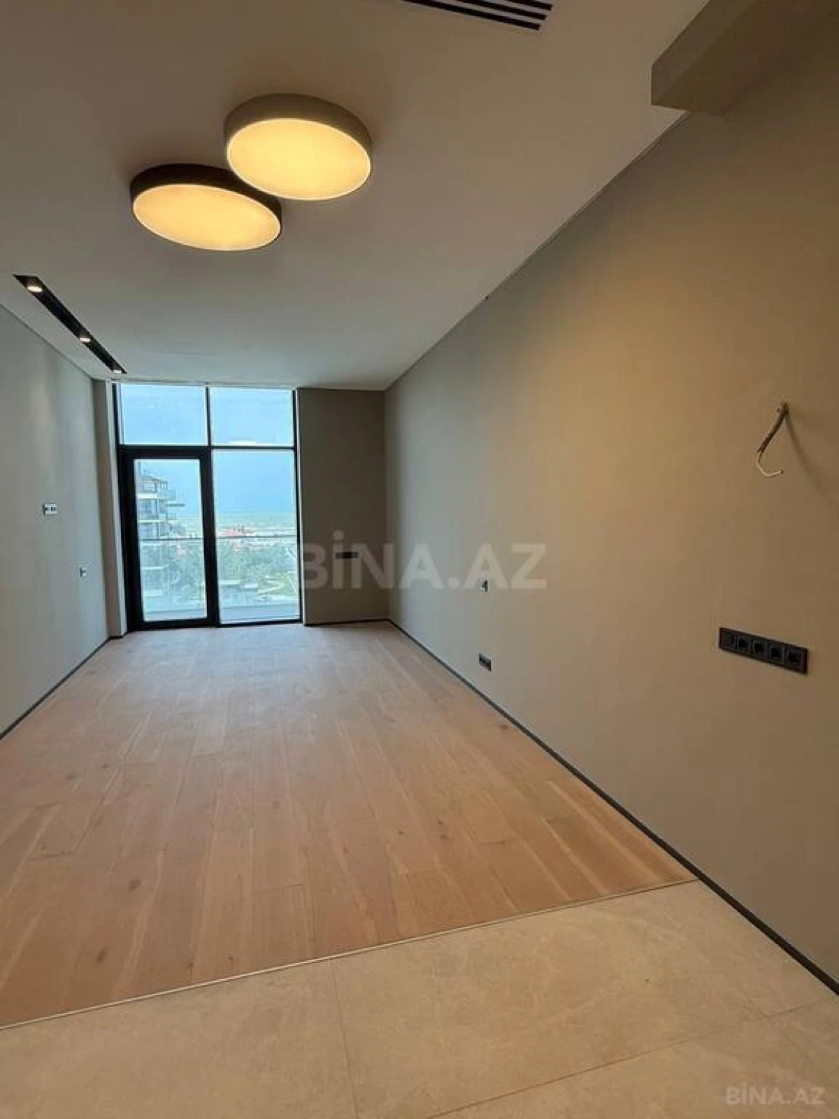 Satılır 2 otaqlı mənzil 73 m²