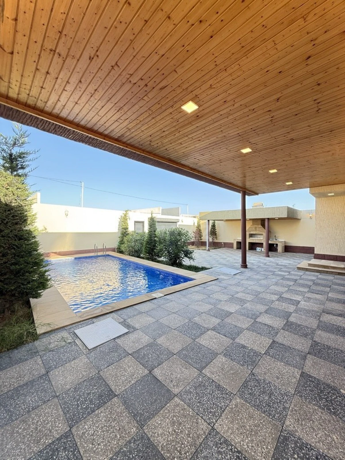 Satılır 4 otaqlı həyət evi 160 m²