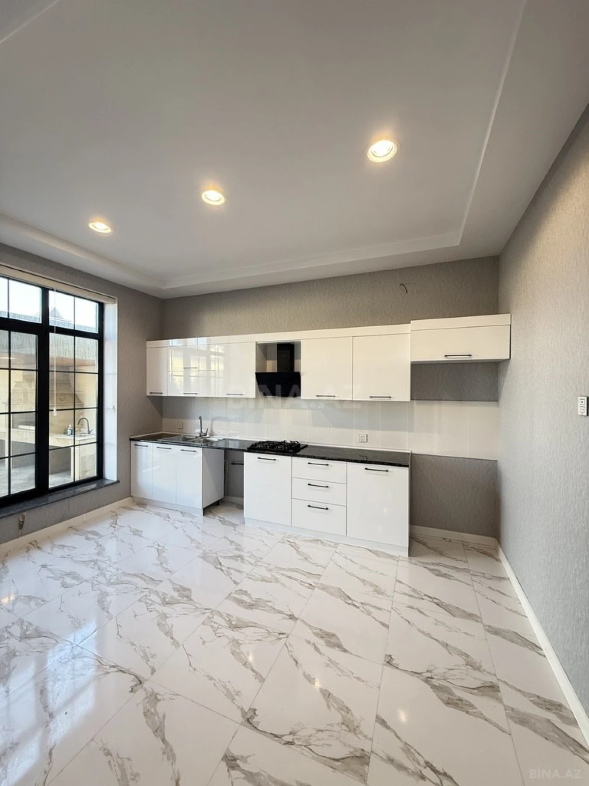 Satılır 4 otaqlı həyət evi 160 m²